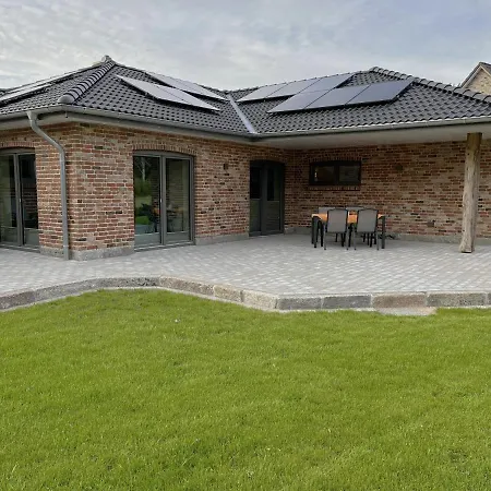 Haacksen - Modernes Ferienhaus Mit 4 Schlafzimmern, Garten Und Grill Holiday home