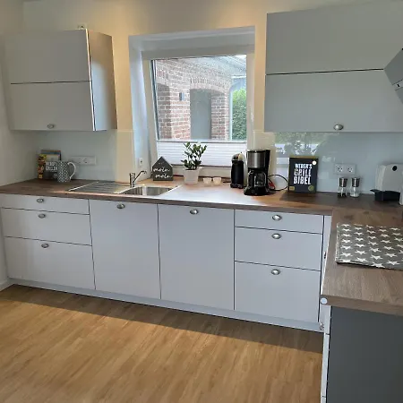 Haacksen - Modernes Mit 4 Schlafzimmern, Garten Und Grill * Klappholz